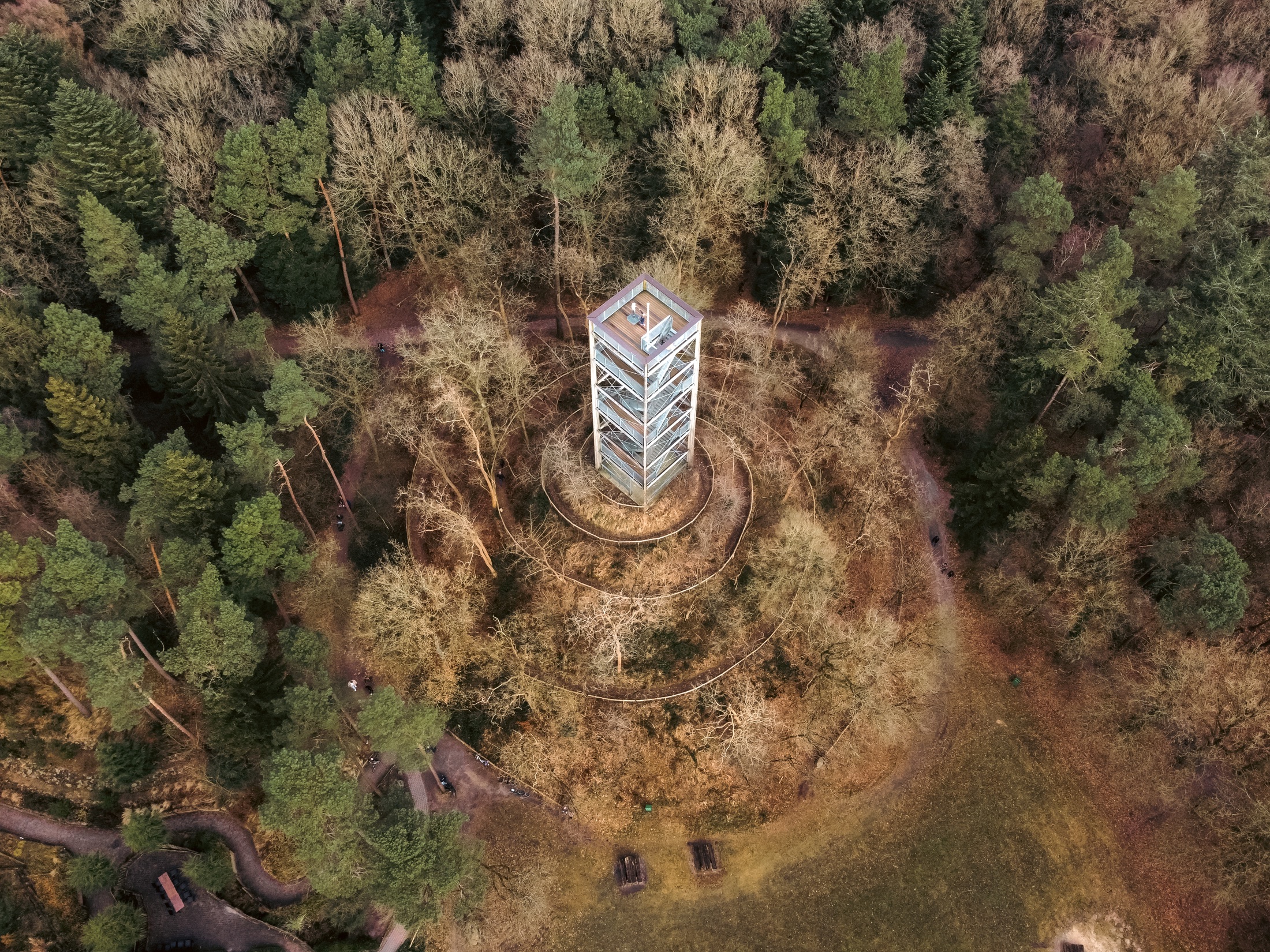 Winters luchtbeeld van uitkijktoren Poolshoogte